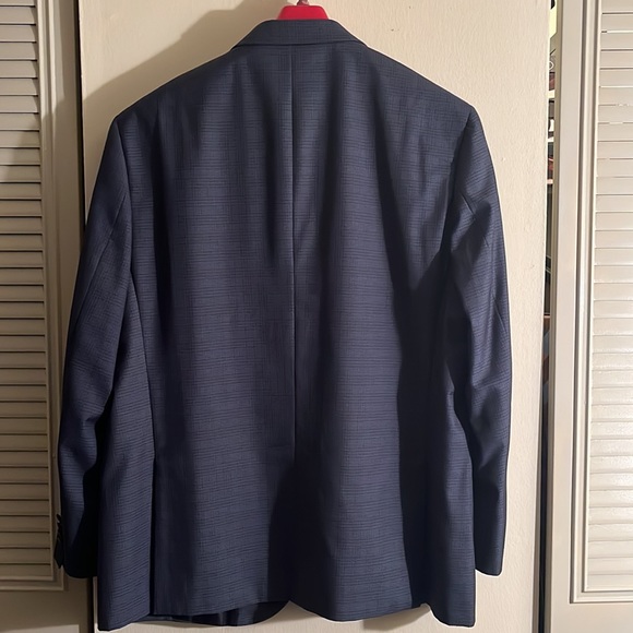 Beautiful medium blue blazer with small box square pattern. - Picture 3 of 3